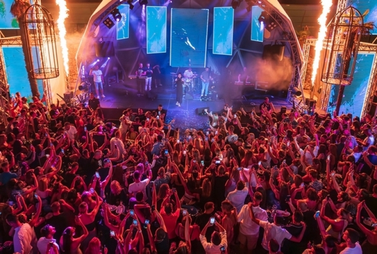 Nezaboravno ljeto na Krku uz Vesnu Pisarović, Jelenu Rozgu, Bijelo Dugme te brojne druge zvijezde